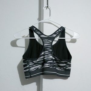 Under Armour sport bra army camo flag print
Great